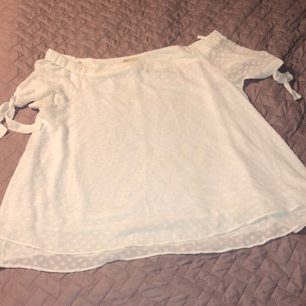 Sheer white polka dot blouse 22/24W Cato